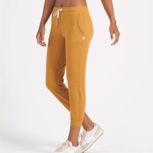 Vuori Women's Performance Jogger Pants - Mustard